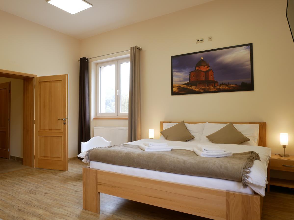 Penzion Adéla Rožnov pod Radhoštěm Exterior foto