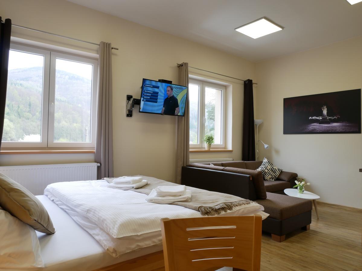 Penzion Adéla Rožnov pod Radhoštěm Exterior foto