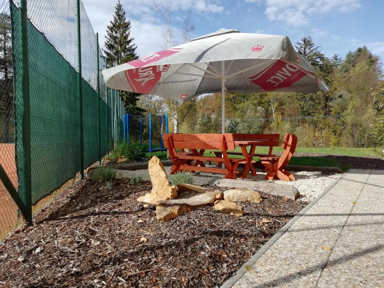 Penzion Adéla Rožnov pod Radhoštěm Exterior foto