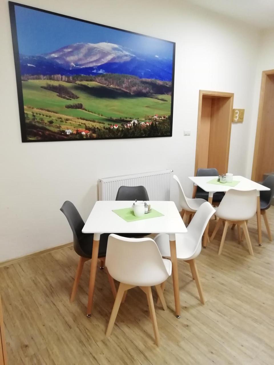 Penzion Adéla Rožnov pod Radhoštěm Exterior foto
